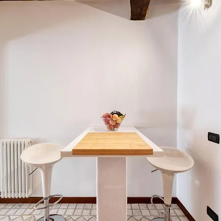 Medieval In Piazza Trento-trieste * Феррара