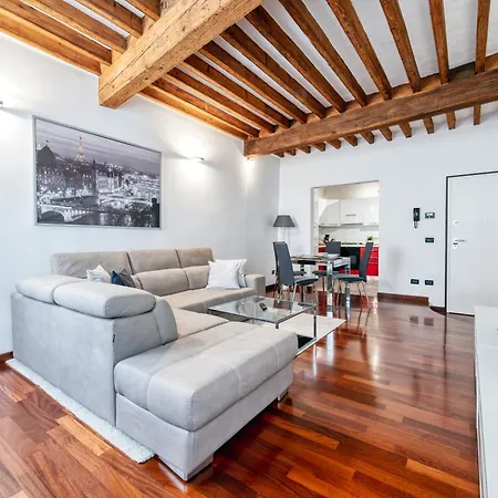 Medieval In Piazza Trento-trieste *