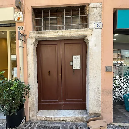 شقة Medievale Su Piazza Trento-trieste -