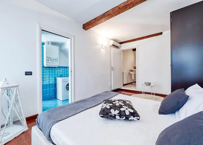 Medieval In Piazza Trento-trieste Феррара